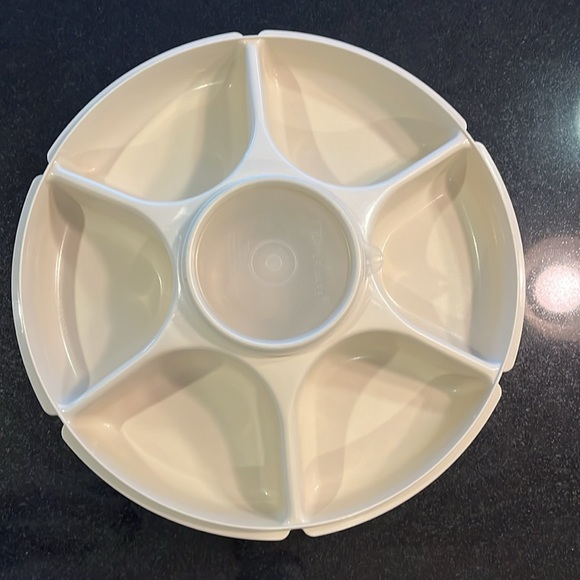Vintage Tupperware Divided Veggie / Fruit / Appetizer Tray - Picture 5 of 13